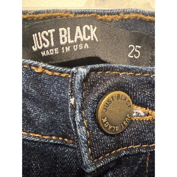 NWT Just Black Women’s Mid Rise‎ Raw Hem Slim Straight Denim Jeans Size 25 Blue - Picture 2 of 4